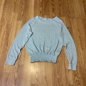 Women’s long sleeve thread sweater size medium color light green